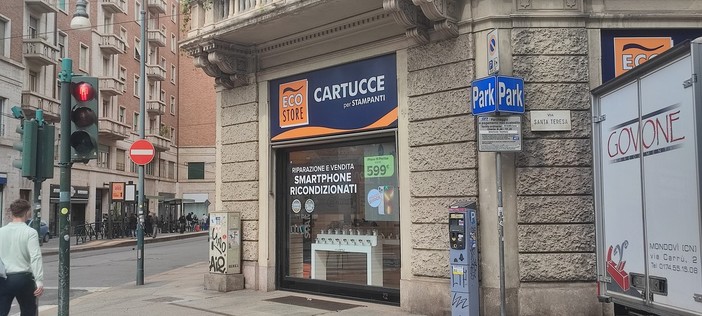 Nuovo furto in centro: spaccata al negozio di cartucce a due passi da Piazza San Carlo