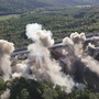 Demolito il viadotto 'Calcinaia', il video delle esplosioni sulla Grosseto-Siena