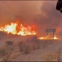 Incendio devastante in Andalusia, i vigili del fuoco cercano di domare le fiamme