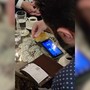 Siria, il presidente paga un caffè con carta Visa per festeggiare la fine delle sanzioni Siria, il presidente paga un caffè con carta Visa per festeggiare la fine delle sanzioni