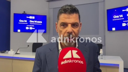 Scontro con inviati Report, Sottile: "Volate battutacce, da me nessuna provocazione" Scontro con inviati Report, Sottile: "Volate battutacce, da me nessuna provocazione"