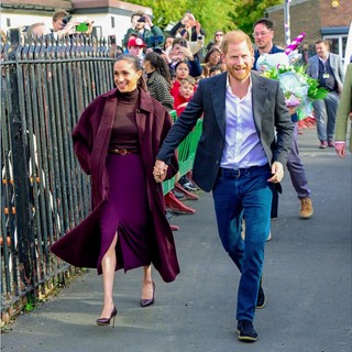 Il ritorno di Harry e Meghan, a Nottingham la prima apparizione pubblica in Gb dopo 4 anni Il ritorno di Harry e Meghan, a Nottingham la prima apparizione pubblica in Gb dopo 4 anni