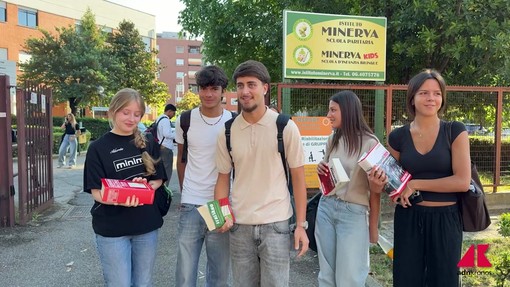 Maturità 2026, al via la prima prova. Gli studenti: "Scriveremo di attualità, speriamo esca AI"