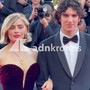Venezia 83, l'eleganza dei conduttori Greta Scarano e Nicolas Maupas sul primo red carpet