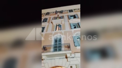 Serenata nel cuore di Testaccio, stornelli romani e Vasco per la futura sposa Serenata nel cuore di Testaccio, stornelli romani e Vasco per la futura sposa