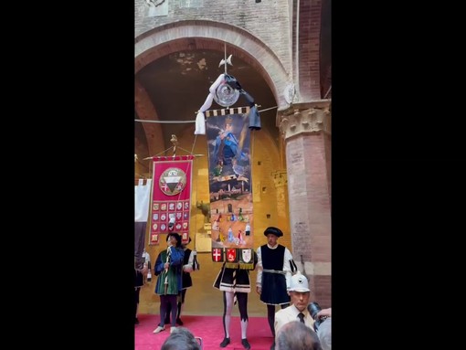 Palio Siena, il volto della Vergine divide la vigilia dell'Assunta Palio Siena, il volto della Vergine divide la vigilia dell'Assunta