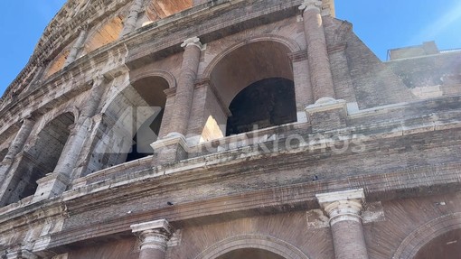 Operaio morto al Colosseo, gli altoparlanti annunciano la chiusura per lutto