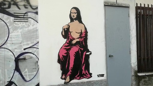 Una Gioconda con doppia mastectomia, il murale a Milano per la Giornata contro il cancro al seno Una Gioconda con doppia mastectomia, il murale a Milano per la Giornata contro il cancro al seno