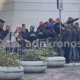 Tensione al Ghetto di Roma, Brigata ebraica insulta Anpi: "Fate schifo, vergogna"