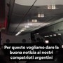 Lo scherzo del pilota aereo che fa le congratulazioni...all'Argentina Lo scherzo del pilota aereo che fa le congratulazioni...all'Argentina