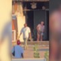 Degrado a Roma, le immagini del palazzo a Tor Sapienza dove si vendono droga e armi Degrado a Roma, le immagini del palazzo a Tor Sapienza dove si vendono droga e armi