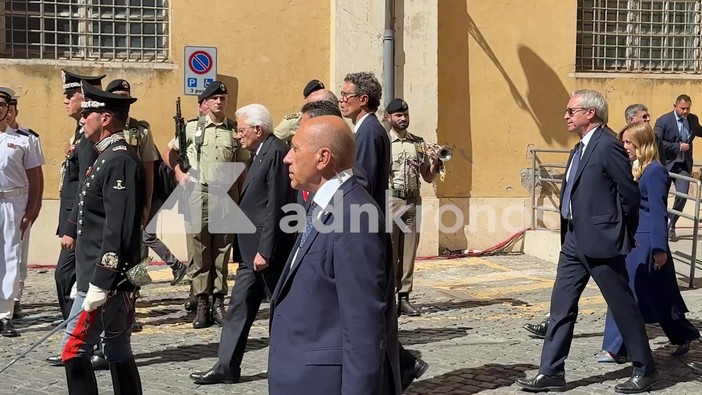 Funerali Emma Bonino, feretro lascia il Campidoglio accompagnato da Mattarella e Meloni