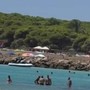 Sardegna, nuovo sbarco di migranti tra i bagnanti dopo l'incidente a Su Giudeu Sardegna, nuovo sbarco di migranti tra i bagnanti dopo l'incidente a Su Giudeu