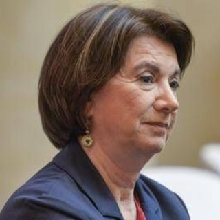 Fecondazione, Roccella: &quot;Cancellare il papà non è un progresso&quot;