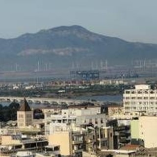 Cagliari, operaio morto schiacciato da tubi al Porto Canale Cagliari, operaio morto schiacciato da tubi al Porto Canale