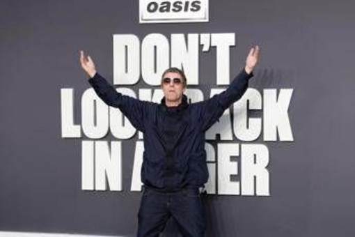 Oasis a Roma, Liam Gallagher scatenato sui social: le risposte (surreali) ai fan Oasis a Roma, Liam Gallagher scatenato sui social: le risposte (surreali) ai fan