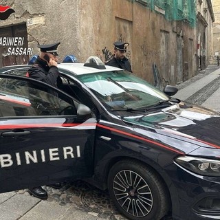 Tratta di esseri umani, catturato a Sassari latitante nascosto in un armadio
