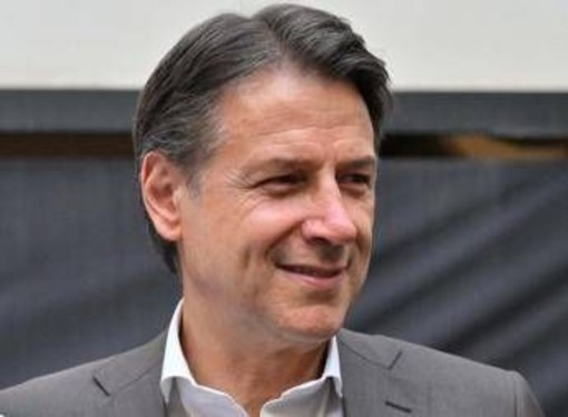 M5S, Conte confermato presidente: "Avanti, tutti insieme, a testa alta" M5S, Conte confermato presidente: "Avanti, tutti insieme, a testa alta"