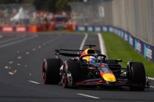 Gp Imola, Verstappen trionfa davanti alle McLaren. Hamilton quarto con Ferrari