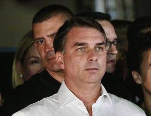 Brasile, Bolsonaro in fuga negli Usa? "Aereo in volo, il senatore è sparito"