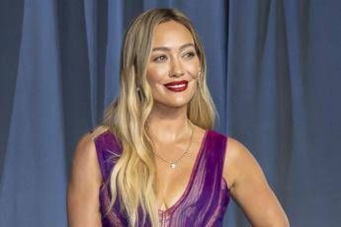 Hilary Duff torna dopo 10 anni, è arrivato il singolo 'Mature'