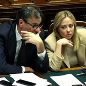 Caro carburanti, vertice Meloni-Giorgetti: ipotesi accise mobili