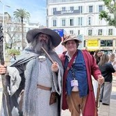 A Cannes la storia del fan de 'Il Signore degli Anelli' che ha ricreato la Terra di Mezzo in Abruzzo A Cannes la storia del fan de 'Il Signore degli Anelli' che ha ricreato la Terra di Mezzo in Abruzzo