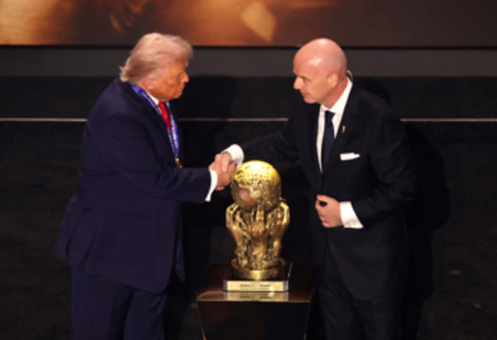 “Non è neutrale”: eurodeputati chiedono un’indagine su Infantino e il Fifa Peace Prize a Trump