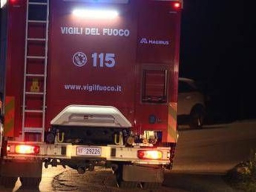 Trieste, incendio in un palazzo: muore una 77enne, sei intossicati in ospedale. Ipotesi sigaretta lasciata accesa Trieste, incendio in un palazzo: muore una 77enne, sei intossicati in ospedale. Ipotesi sigaretta lasciata accesa