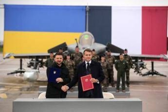 Ucraina, dalla Francia fino a 100 caccia Rafale: la svolta tecnologica nel momento buio di Kiev Ucraina, dalla Francia fino a 100 caccia Rafale: la svolta tecnologica nel momento buio di Kiev