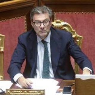 Giorgetti: "In 20 anni over 50 raddoppiati, maggior anzianità non è gap in termini produttività" Giorgetti: "In 20 anni over 50 raddoppiati, maggior anzianità non è gap in termini produttività"