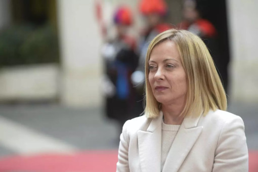 Ucraina, Meloni al vertice di Parigi “Lavorare con gli Usa per la pace”