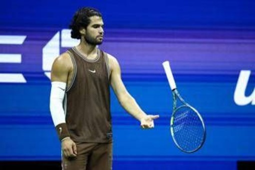 US Open, Alcaraz perde un set e si sfoga: "Il servizio è una m***a"