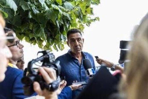 Vannacci a Cernobbio: "Orgoglioso di essere qui, finanza interessata a quello che sta succedendo"