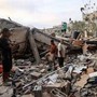 Gaza, &quot;77 palestinesi uccisi in un giorno&quot;. Hamas: &quot;Da mediatori nessuna nuova proposta&quot;