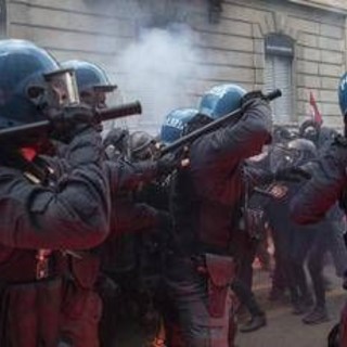 Codici identificativi per agenti di polizia, Piantedosi: &quot;Non accadrà mai&quot;