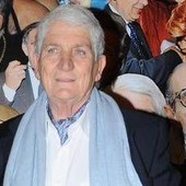 Morto il fotografo Umberto Pizzi: ha immortalato per decenni i vizi mondani della politica Morto il fotografo Umberto Pizzi: ha immortalato per decenni i vizi mondani della politica