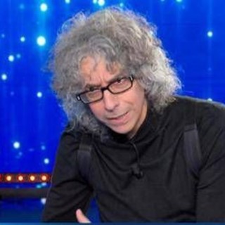 Domenica In, Giovanni Allevi e la malattia: "Il corpo soffre, l'anima brilla" Domenica In, Giovanni Allevi e la malattia: "Il corpo soffre, l'anima brilla"