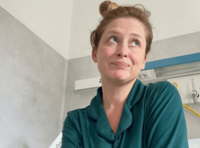 Alice Mangione ricoverata in ospedale, come sta la comica: "Pensavo fosse una cistite" Alice Mangione ricoverata in ospedale, come sta la comica: "Pensavo fosse una cistite"