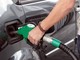 Carburante, pressing su governo per taglio immediato accise ma serve dl in Cdm