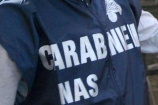 Brescia, neonato circonciso su tavolo da cucina in casa: denunciato cardiologo Brescia, neonato circonciso su tavolo da cucina in casa: denunciato cardiologo