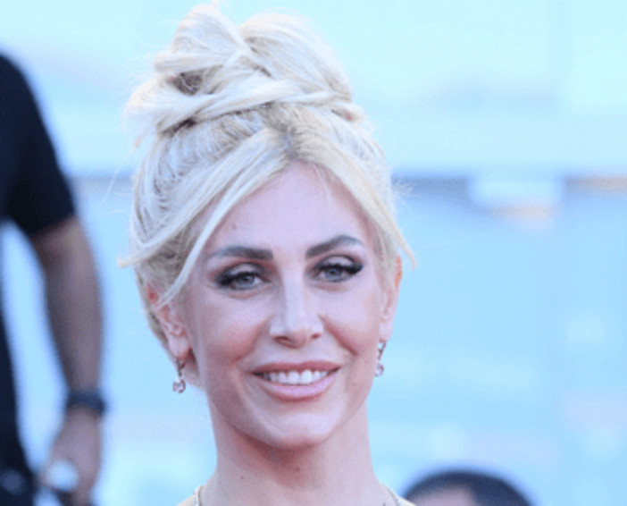 Chi è Paola Caruso, la showgirl ospite oggi a Verissimo: la lotta del figlio Michele Chi è Paola Caruso, la showgirl ospite oggi a Verissimo: la lotta del figlio Michele