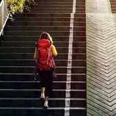 Giù rischio infarti e ictus, ecco perché fare le scale allunga la vita: lo studio Giù rischio infarti e ictus, ecco perché fare le scale allunga la vita: lo studio