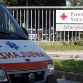 Prato, spari al pronto soccorso: ferito fuggitivo. Agente indagato per tentato omicidio Prato, spari al pronto soccorso: ferito fuggitivo. Agente indagato per tentato omicidio