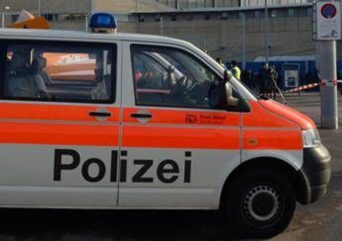 Svizzera, accoltella tre persone gridando 'Allah Akbar': arrestato