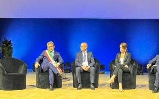 Vicenzaoro, Zecchinato: "Con 5mila aziende e più di mille espositori è espressione di eccellenza" Vicenzaoro, Zecchinato: "Con 5mila aziende e più di mille espositori è espressione di eccellenza"