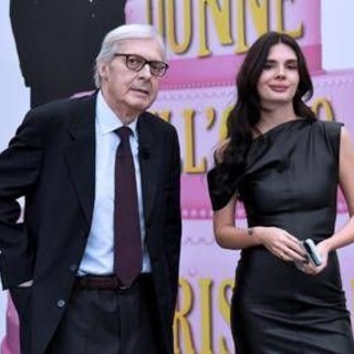 Vittorio Sgarbi, la figlia Evelina sarà ospite oggi a Verissimo: il caso padre-figlia Vittorio Sgarbi, la figlia Evelina sarà ospite oggi a Verissimo: il caso padre-figlia