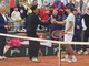 Roland Garros, la semifinale non si gioca? Cobolli si allena con un tifoso sul Centrale