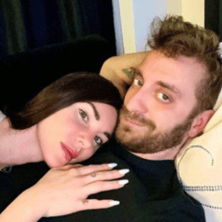 Bianca Atzei annuncia l'addio a Stefano Corti: "Strade diverse, mi sento un po' sola" Bianca Atzei annuncia l'addio a Stefano Corti: "Strade diverse, mi sento un po' sola"