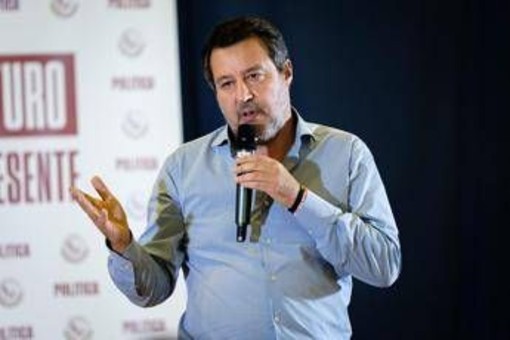Salvini: "Danni per milioni, riproporremo proposta Lega 'chi rompe paga'" Salvini: "Danni per milioni, riproporremo proposta Lega 'chi rompe paga'"